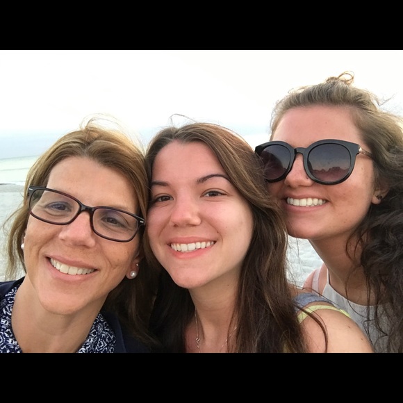 Meet your Posher, Kelly - Picture 7 of 7